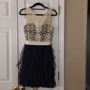 Teeze Me cream navy lace tulle dress Sz 7 NWOT